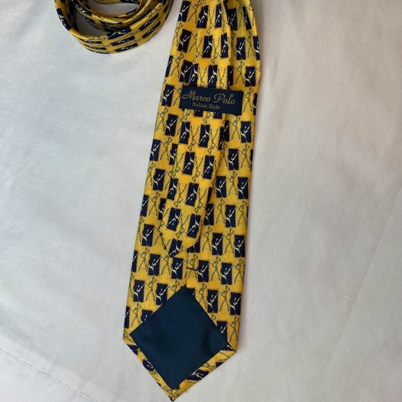 Marco Polo Neck Tie - Picture 2 of 3